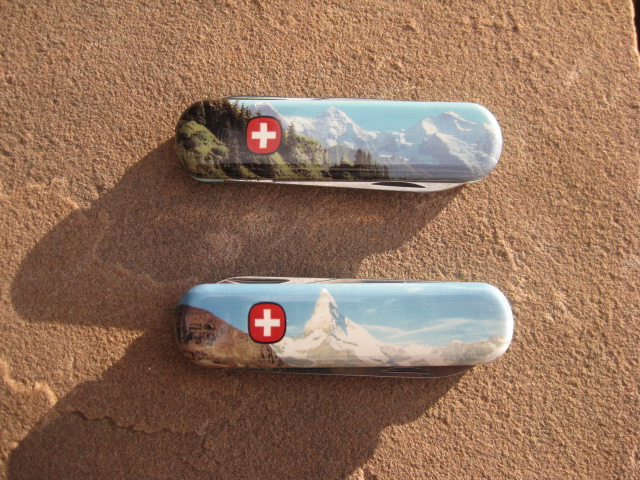 Wenger Esquire SwissMemory. Picture by Coloswiss.
SwissMemory 950   Bernese Oberland
SwissMemory 951   Matterhorn
SwissMemory 952   Thunersee 