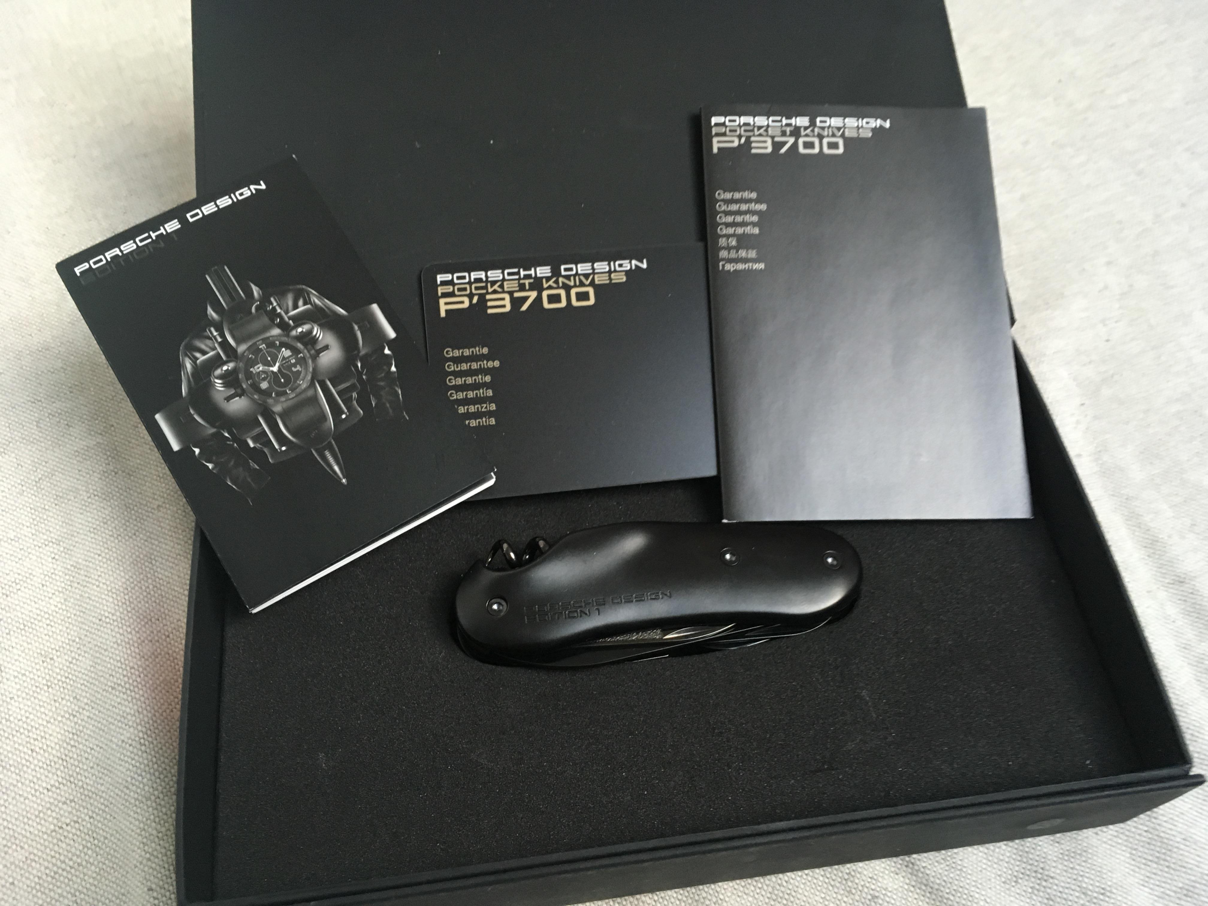 Model P'3700 with paperwork